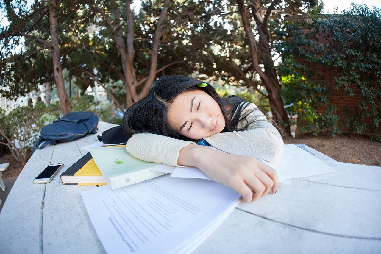 Study Long Hours without Getting Tired or Sleepy
